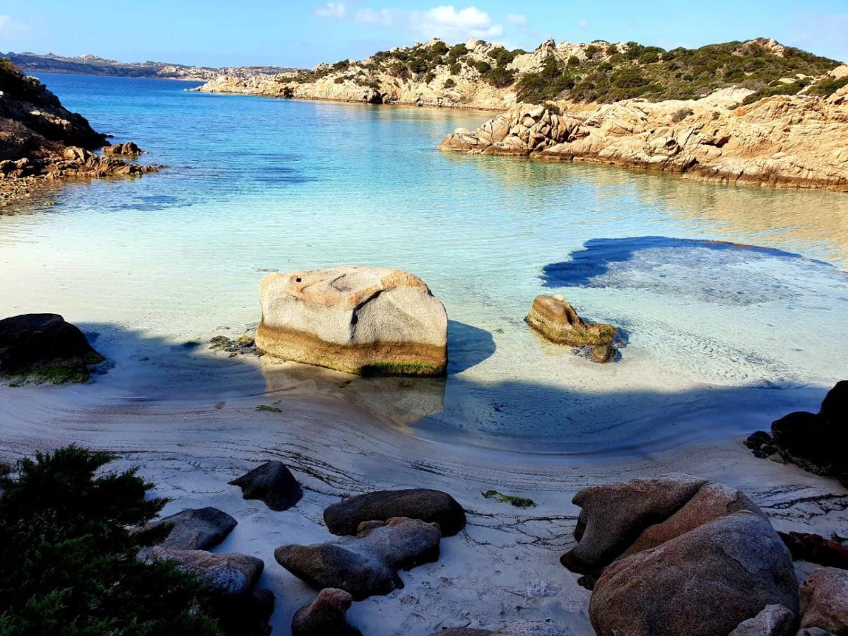 Appartamento Oltremare Davanti Spiaggia Ла-Маддалена Екстер'єр фото